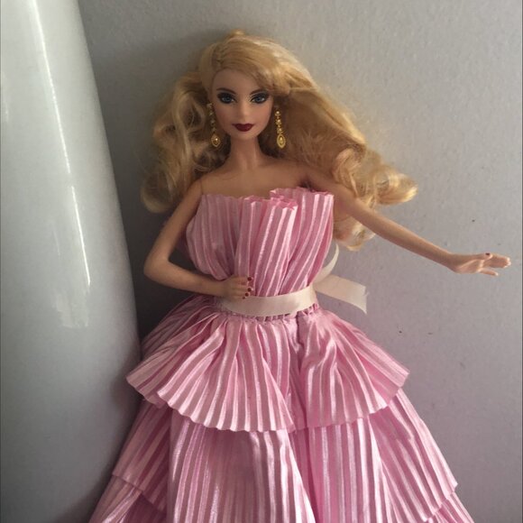 Mattel Muse doll in custom dress - Picture 3 of 3